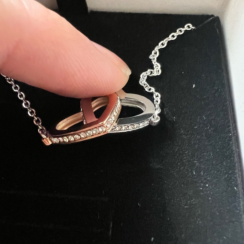 NEW Interlocking heart necklace - Picture 5 of 6